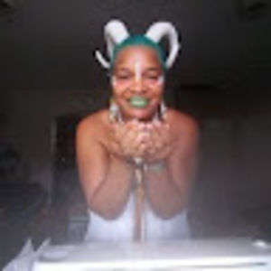 Meet your Posher, Ingrid maria